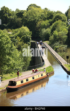 Chirk Aquädukt trägt Llangollen Kanal über das Ceiriog Tal an der englischen/walisischen Grenze, in der Nähe von Wrexham, North Wales, UK Stockfoto