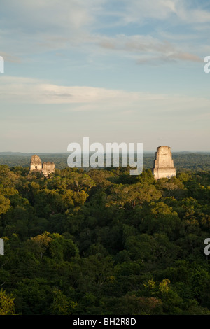 Sonnenuntergang in Tikal Archäologie Website. Stockfoto