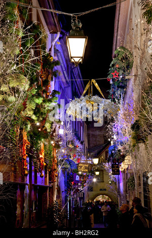 Weihnachtsbeleuchtung in den Straßen von Straßburg, Frankreich, diese berühmte Stadt ist die Hauptstadt von Weihnachten in Europa. Stockfoto