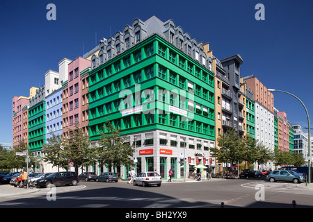 Quartier Schützenstraße, postmodernen Gebäude von Aldo Rossi, Ecke Charlottenstrasse / Zimmerstraße, Berlin, Deutschland Stockfoto