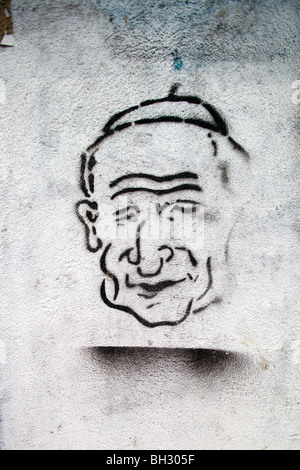 Schablone drucken Karikatur des Papstes Johannes Paul II. an einer Wand, Berlin, Deutschland Stockfoto