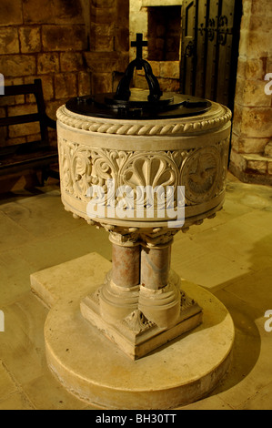 Schriftart in der Krypta, St. John the Baptist Church, Berkswell, West Midlands, England, UK Stockfoto