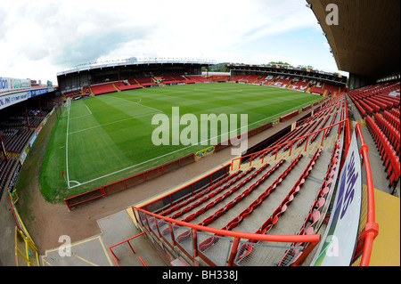 Blick ins Innere Ashton Gate Stadium, Bristol. Haus von Bristol City Football Club Stockfoto