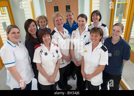 Eine Gruppe von Ärzten in einem Krankenhaus in Großbritannien Stockfoto