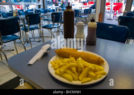 Kabeljau und Chips auf eine Chippy Mitteleuropas Birmingham England UK Stockfoto