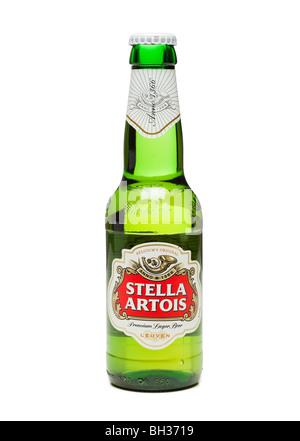 Stella Artois Bierflasche auf weißem Hintergrund ausschneiden Stockfoto