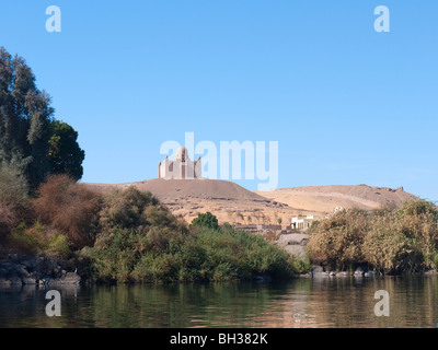 Das Mausoleum des Aga Khan den Nil aus einer Nil-Kreuzfahrt Schiff in Ägypten Stockfoto