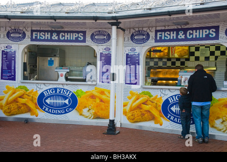 Chippy Fish &amp; Chips-Shop am Pier von Brighton Brighton England UK Mitteleuropa Stockfoto