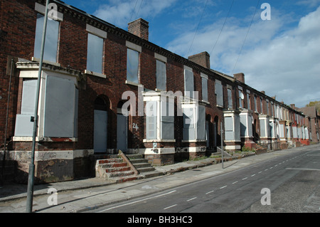 Verlassene Häuser in Anfield Road, in der Nähe der Fußballplatz des FC Liverpool zunichte gemacht durch Planungsentscheidungen. Liverpool, Merseyside, UK Stockfoto