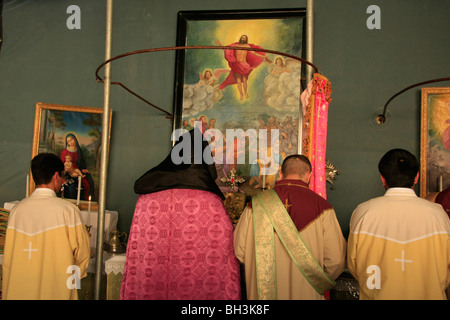 Israel, Jerusalem, armenische orthodoxe Himmelfahrt Zeremonie an der Himmelfahrt-Kapelle auf dem Ölberg Stockfoto