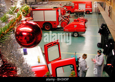 WEIHNACHTSFEIER IM FIRE DEPARTMENT VON GAILLON, EURE (27), FRANKREICH Stockfoto