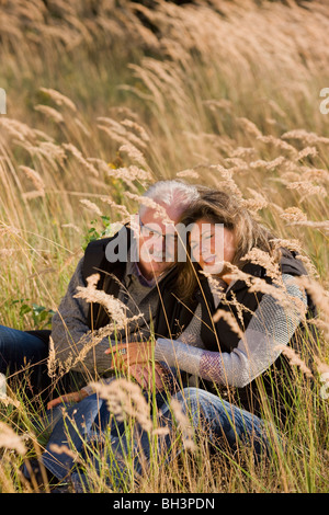 paar im Kornfeld Stockfoto