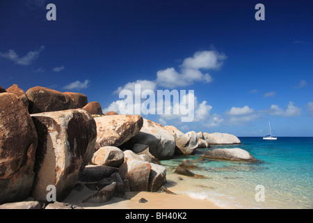 Tropischen Strand und Felsen, des Teufels Bay, Virgin Gorda, Britische Jungferninseln, Karibik Stockfoto
