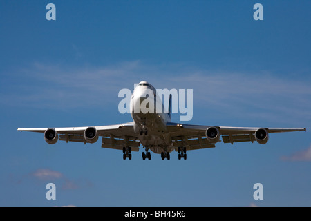 Boeing 747 Landung Flughafen Birmingham Stockfoto