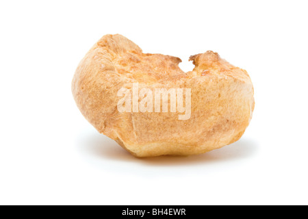 Traditionelle hausgemachte Yorkshire Pudding auf weißen Hintergrund isoliert. Stockfoto