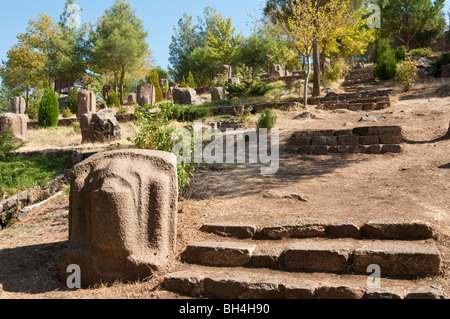 Ein Typ III sitzen protome Tor Löwe auf dem Yesemek Steinbruch und Skulptur-Workshop, Türkei Stockfoto