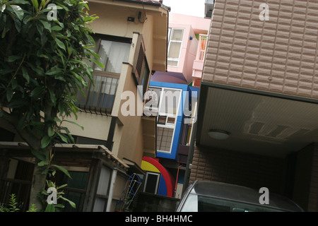 Bilder von der 9 Wohnungen, bekannt als "Reversible Destiny Lofts - im Speicher von Helen Keller", in Mitaka, Tokyo, Japan Stockfoto