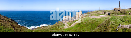 Einen Panoramablick über die Levant Mine und Strahl Motor, Trewellard, Pendeen, nr St Just, Cornwall Stockfoto