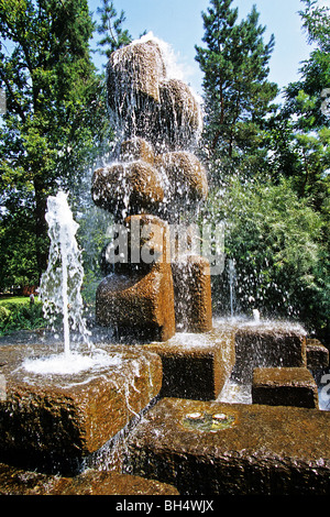 BRUNNEN IM FLORAL PARK, PARIS (75), FRANKREICH Stockfoto