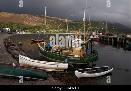 Angelboote/Fischerboote in der Bucht von Ullapool. Stockfoto