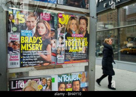 Promi-Zeitschriften am Kiosk in New York Stockfoto