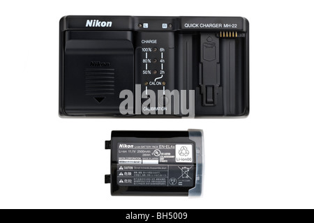 Nikon EN-EL4a Lithium-Ionen-Kamera-Akku und Ladegerät Stockfoto