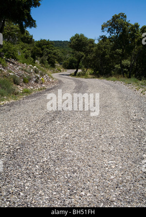 Kurvenreiche Straße über Murs, Provence, Frankreich Stockfoto