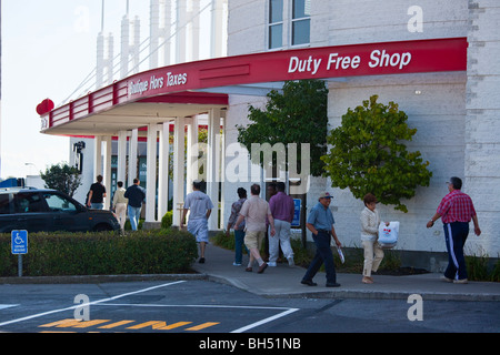 Duty Free am St. Stephan und Montreal Kanada und Grenzübergang Plattsburgh, New York USA Stockfoto