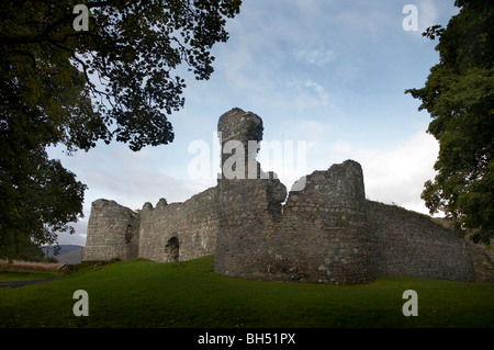 Eine der ältesten Burgen in den schottischen Highlands und im 13. Jahrhundert erbaut. Stockfoto