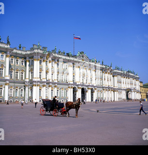 Staatliche Eremitage, Schlossplatz, St. Petersburg, Russland Stockfoto