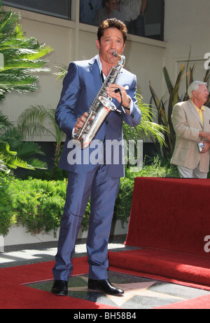 DAVE KOZ DAVE KOZ Stern auf dem HOLLYWOOD WALK OF FAME HOLLYWOOD LOS ANGELES CA USA 22. September 2009 Stockfoto