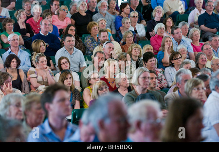 Publikum im Parlament jetzt stürzen Debatte Hay Festival 2009. Stockfoto