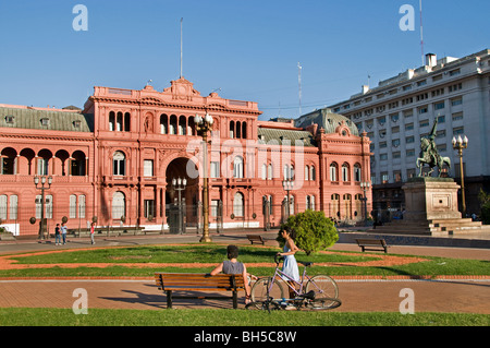 Casa Rosada rosa Presidential Palace Buenos Aires Plaza de Mayo Argentinien Balkon Evita Peron Lateinamerika American Stockfoto