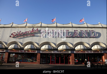 Fassade des Silcocks Funland Southport Pier Sefton Merseyside uk Stockfoto