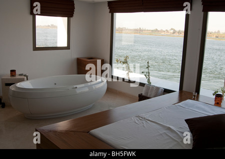 Innere des Spa mit Blick auf den Nil, Hilton Luxor Resort und Spa in Luxor, Ägypten, Afrika Stockfoto