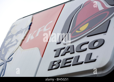 Ein Taco Bell und Kentucky Fried Chicken Restaurant Lage. Stockfoto