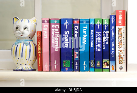 Eine Sammlung von Reiseführern. Bild von James Boardman Stockfoto