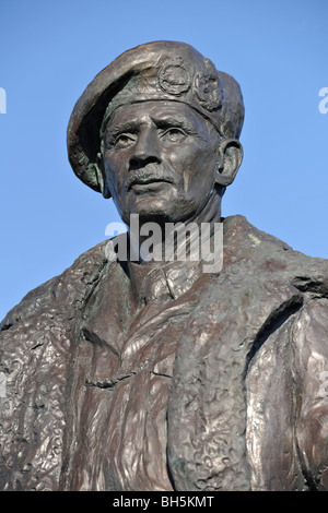 Statue von Field Marshall Viscount Montgomery von Alamein, Southsea, Portsmouth, Hampshire, England, Vereinigtes Königreich. Stockfoto