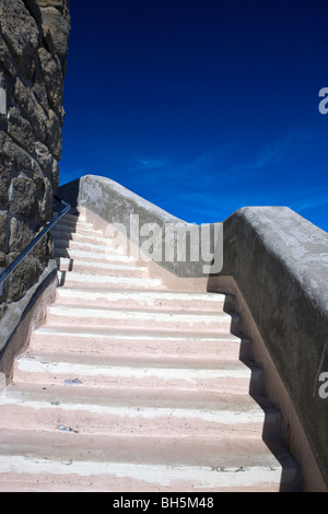 Treppe zum oberen Rand der Aussichtsturm auf dem Gipfel des Mount Diablo State Park, Mt. Diablo, Contra Costa County, Kalifornien, USA Stockfoto