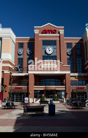 Newport Mall mit Theater, Restaurants und Einkaufsmöglichkeiten in der Nähe des Aquariums, Kentucky, USA Stockfoto