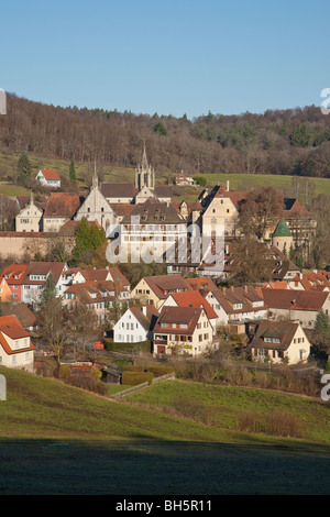 BLICK AUF BURG UND KLOSTER BEBENHAUSEN, TÜBINGEN-BEBENHAUSEN, TÜBINGEN, SCHWÄBISCHE ALB, BADEN WÜRTTEMBERG, DEUTSCHLAND Stockfoto