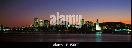 Panoramafoto von den Montreal Stadtbild und die Skyline in der Abenddämmerung, Quebec, Kanada Stockfoto