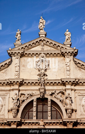 Reich verzierte Fassade der Chiesa di San Moise in Venedig Veneto Italien Stockfoto