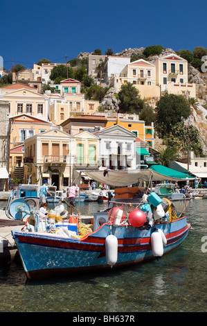 Angelboot/Fischerboot, Hafen Gialós, Insel Symi, Dodekanes, Griechenland Stockfoto