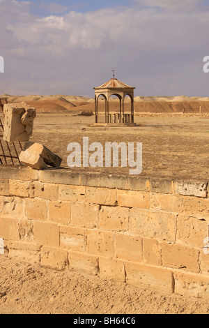 Jordan Valley, einer verlassenen Kapelle in Qasr al Yahud vom Fluss Jordan Stockfoto