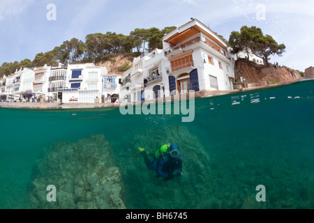 Tauchen in Tamariu, Tamariu, Costa Brava, Mittelmeer, Spanien Stockfoto