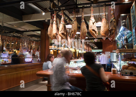 Tapasbar auf La Rambla, Barcelona, Katalonien, Spanien Stockfoto