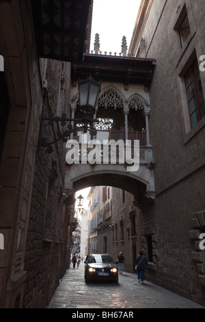 Seufzerbrücke im Carrer del Bisbe, Barcelona, Katalonien, Spanien Stockfoto