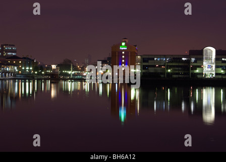 Salford Quays in der Dämmerung im Winter, Greater Manchester UK Stockfoto