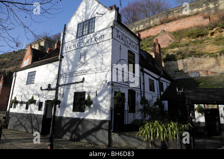 Fassade der alten Reise nach Jerusalem Inn die älteste in England Sudhaus yard Nottingham uk Stockfoto